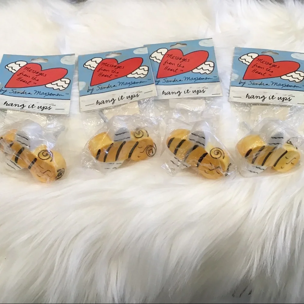 Silvestri Bee Cabinet Knobs Set of 4 NWT Ceramic Drawer Pulls Farmhouse